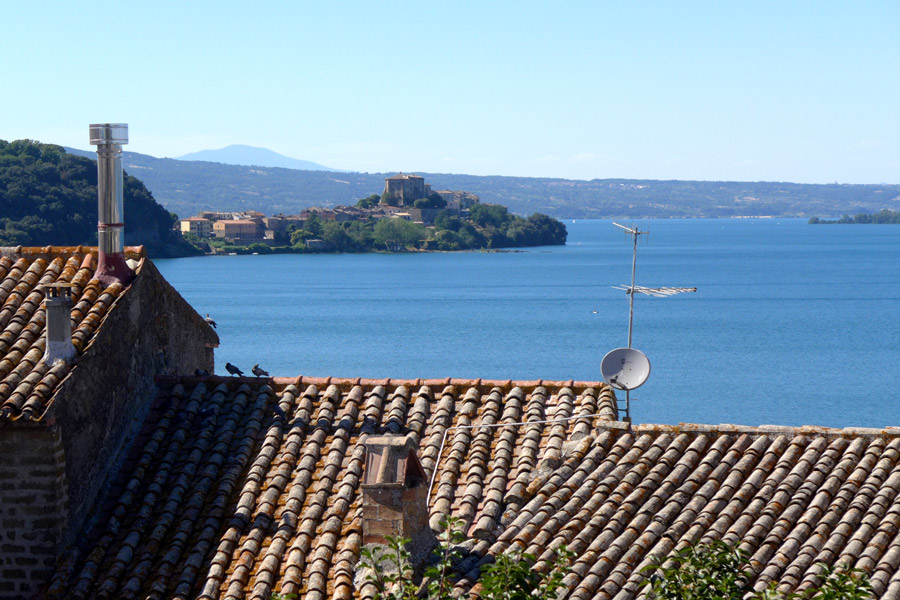 lago bolsena marta